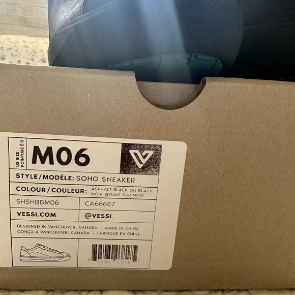 Men’s Soho Sneaker 1 - Narrow Fit (women's 7-7.5) - Picture 3 of 6